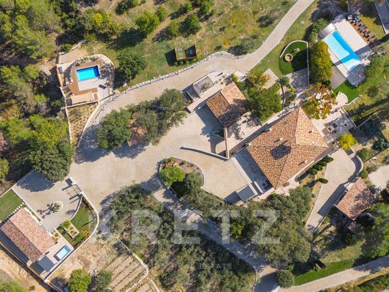 Property Pierrevert - 640m²