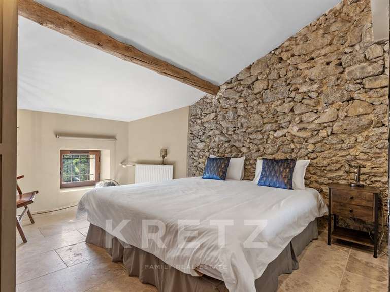 Property Pierrevert - 640m²