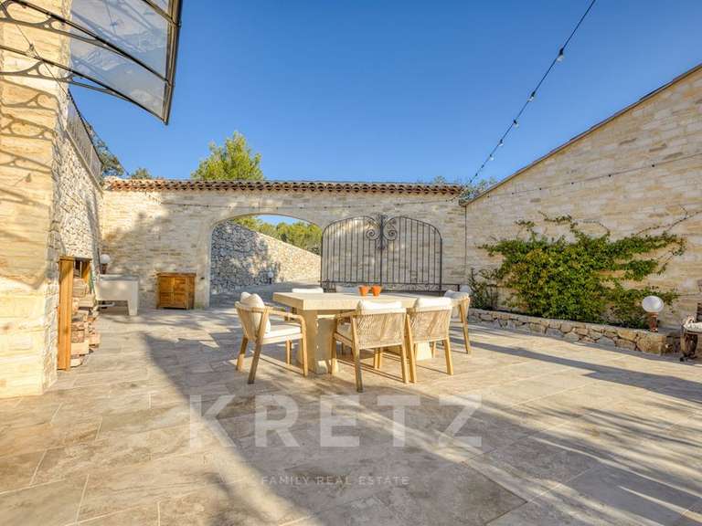 Propriété Pierrevert - 640m²