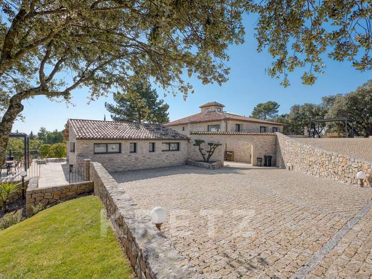 Propriété Pierrevert - 640m²