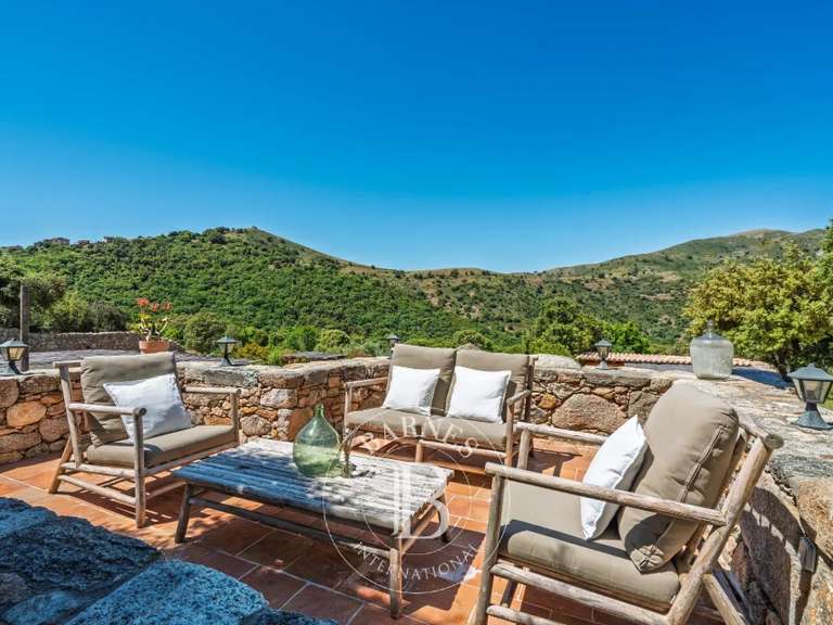 Propriété Pietralba - 291m²
