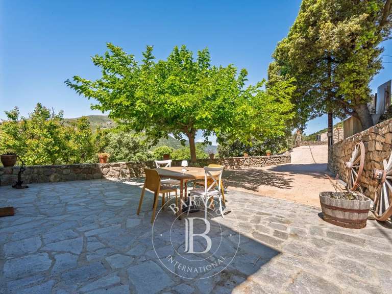 Propriété Pietralba - 291m²