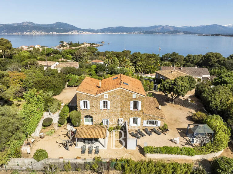 House Pietrosella - 7 bedrooms - 270m²