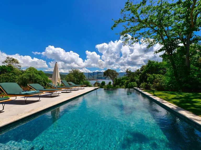 Villa Pietrosella - 4 chambres - 2670m²