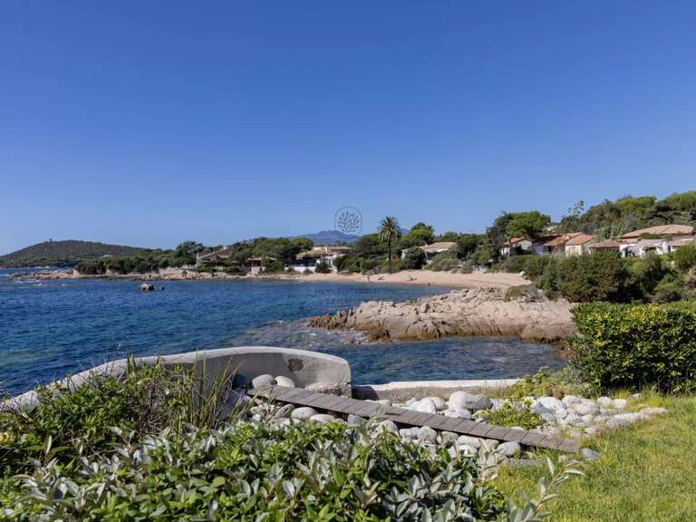 Villa Pietrosella - 5 bedrooms - 1650m²