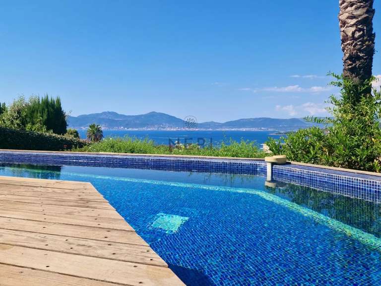 Villa Pietrosella - 4 chambres - 220m²