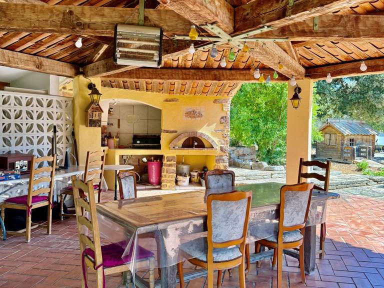 Villa Pignans - 5 bedrooms - 170m²