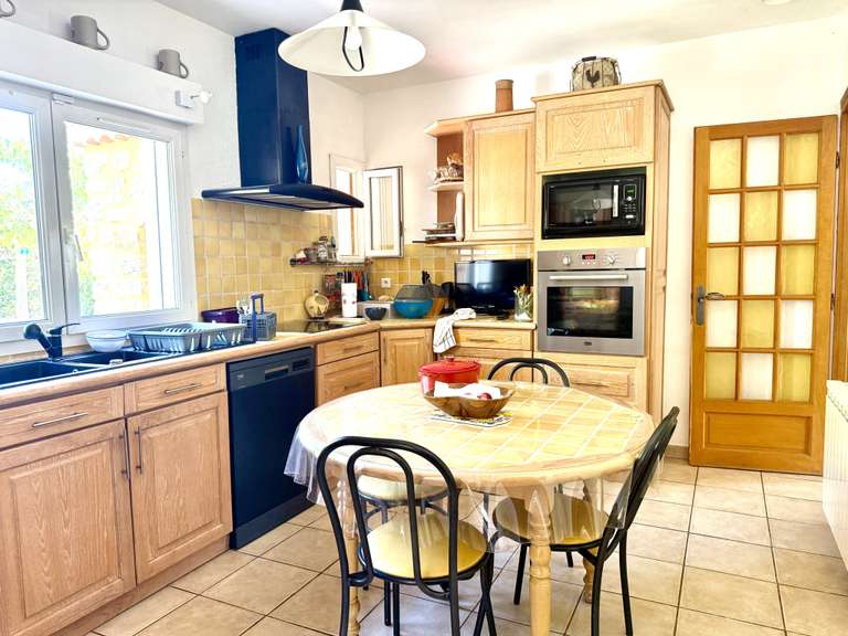 Villa Pignans - 5 bedrooms - 170m²