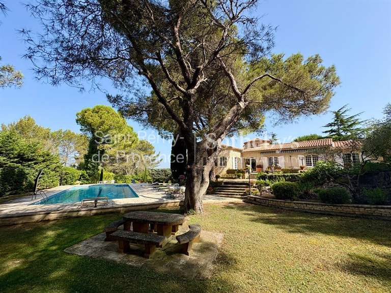 Maison Plan-d'Orgon - 4 chambres - 200m²