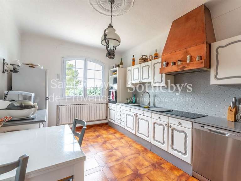 Maison Plan-d'Orgon - 4 chambres - 200m²