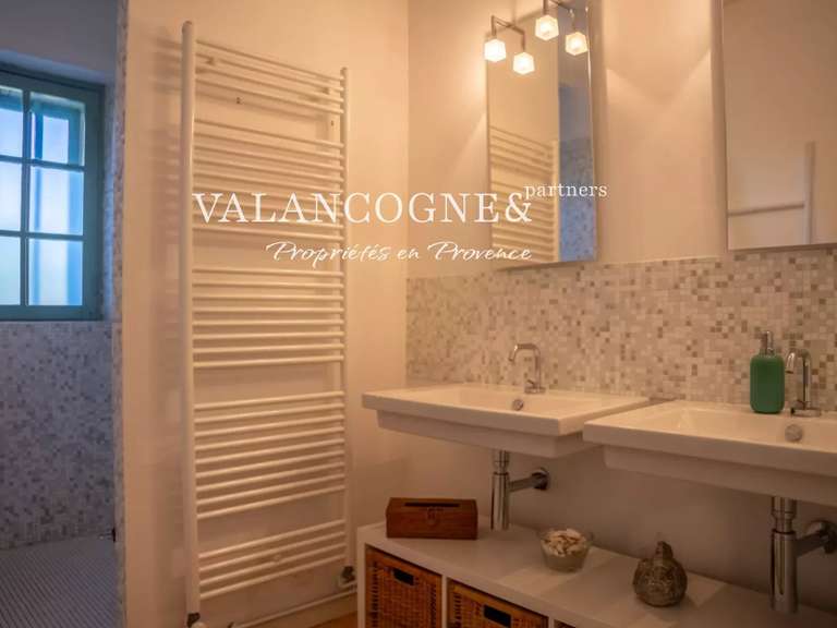 Maison Plan-d'Orgon - 5 chambres - 293m²