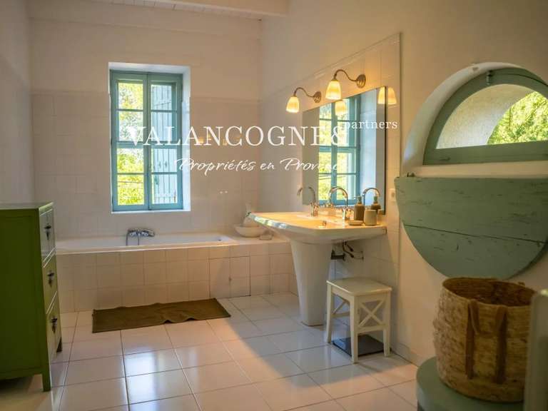 Maison Plan-d'Orgon - 5 chambres - 293m²