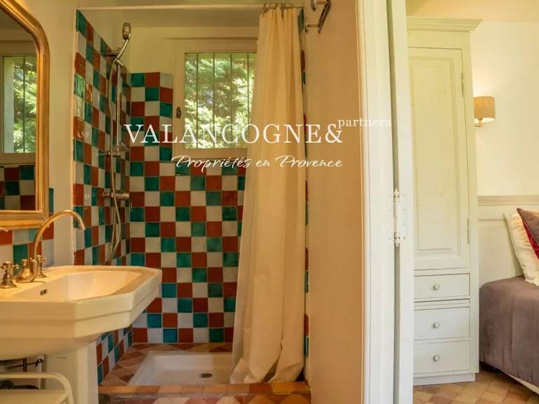 Maison Plan-d'Orgon - 5 chambres - 293m²