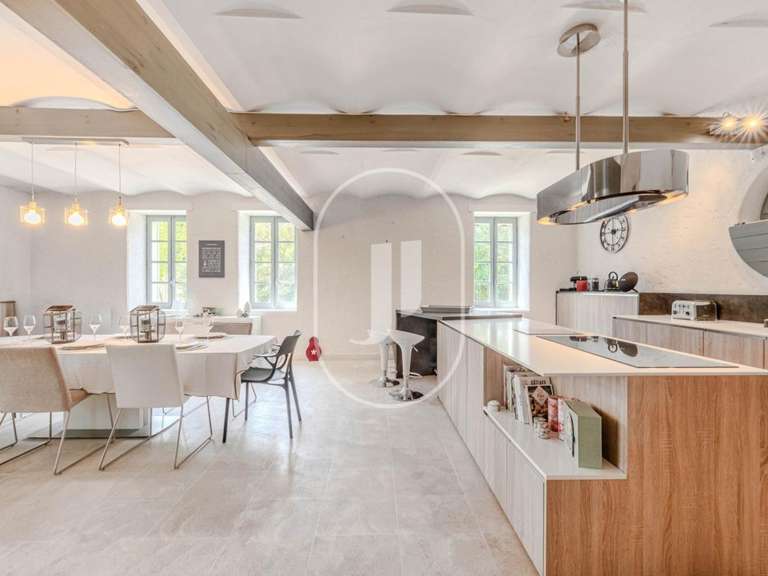 Maison Plan-d'Orgon - 5 chambres - 280m²