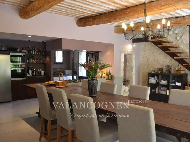 Maison Plan-d'Orgon - 5 chambres - 227m²
