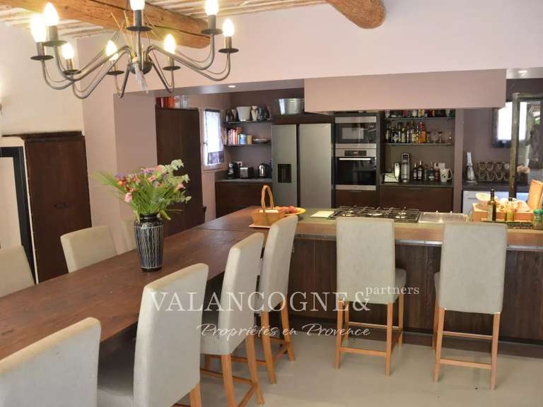 Maison Plan-d'Orgon - 5 chambres - 227m²