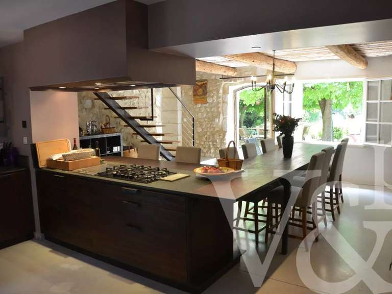 Maison Plan-d'Orgon - 5 chambres - 227m²