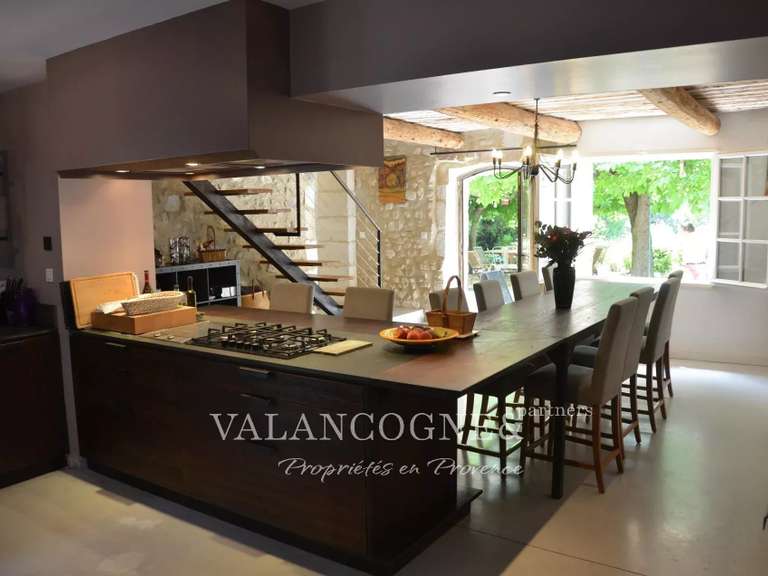 Maison Plan-d'Orgon - 5 chambres - 227m²