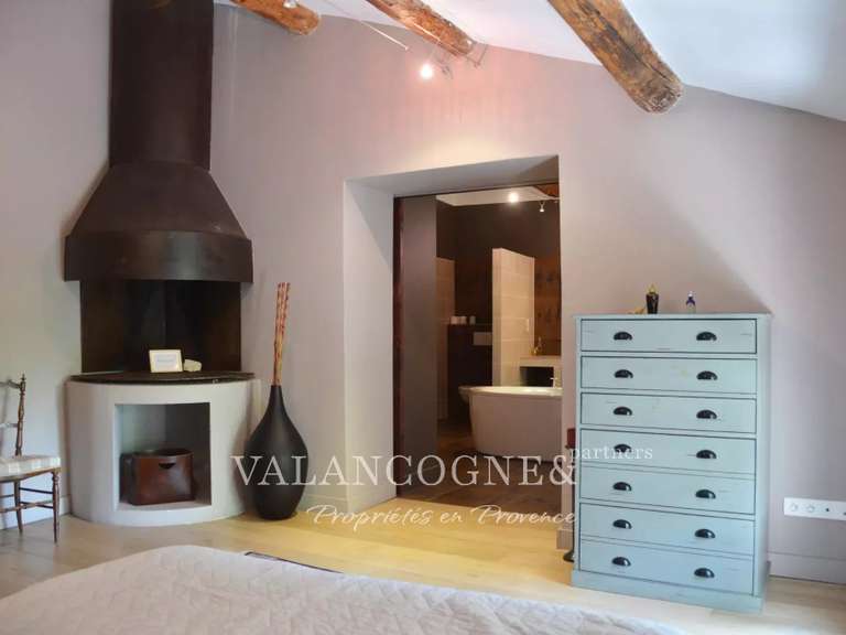 Maison Plan-d'Orgon - 5 chambres - 227m²