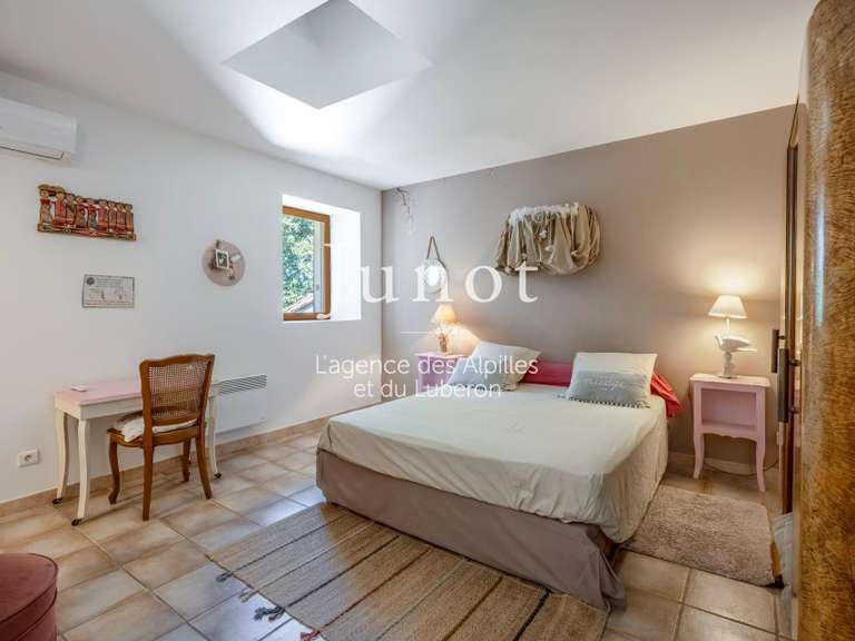 Maison Plan-d'Orgon - 5 chambres - 10460m²