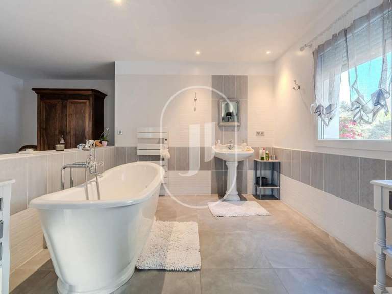 Propriété Plan-d'Orgon - 4 chambres - 200m²