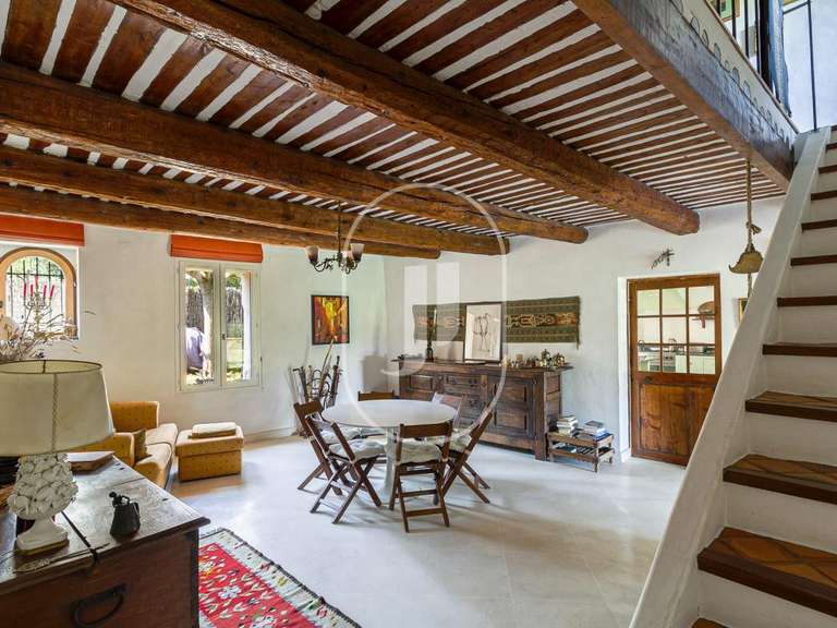 Propriété Plan-d'Orgon - 8 chambres - 430m²