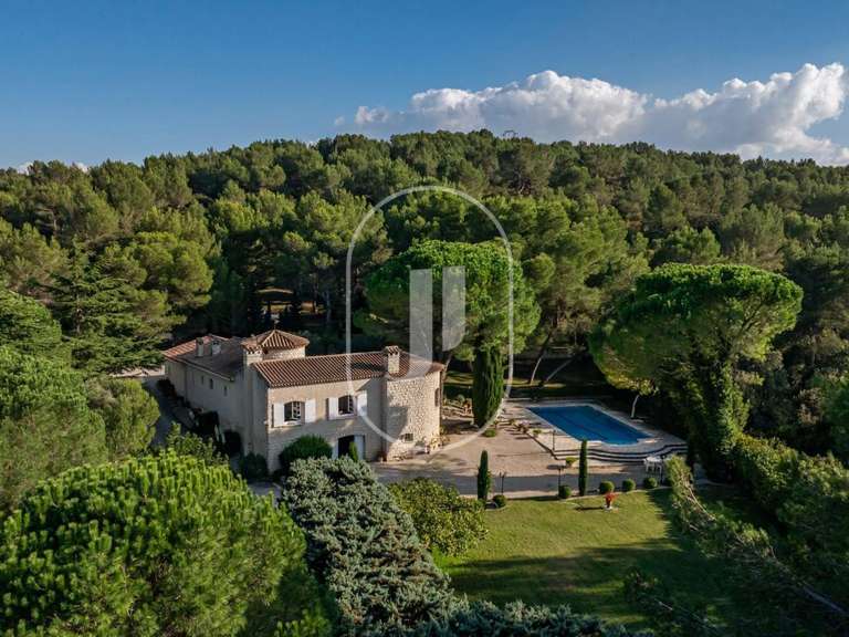 Propriété Plan-d'Orgon - 4 chambres - 200m²