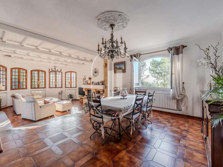 Propriété Plan-d'Orgon - 4 chambres - 200m²