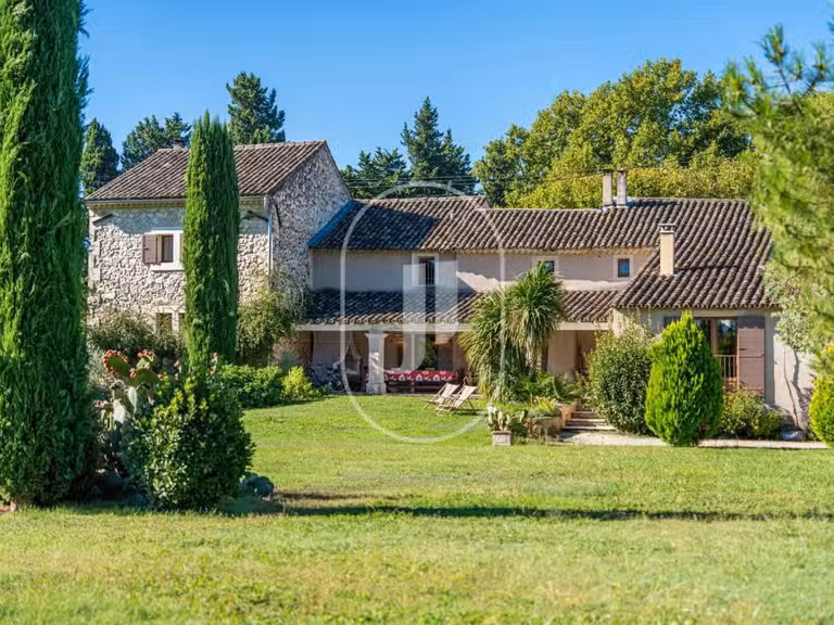 Propriété Plan-d'Orgon - 8 chambres - 430m²