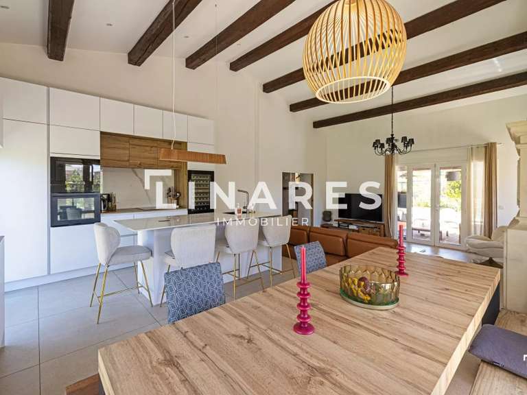 Maison Plan-de-Cuques - 4 chambres - 198m²