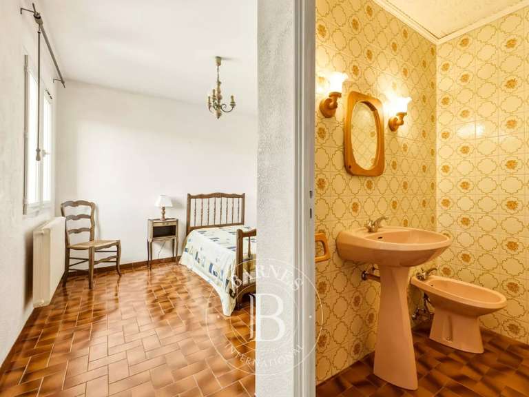 Maison Plan-de-Cuques - 6 chambres - 200m²