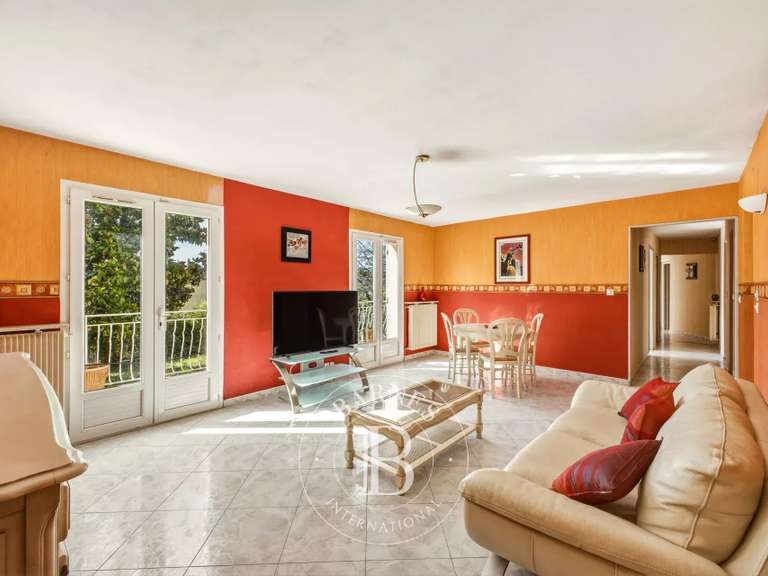Maison Plan-de-Cuques - 6 chambres - 200m²