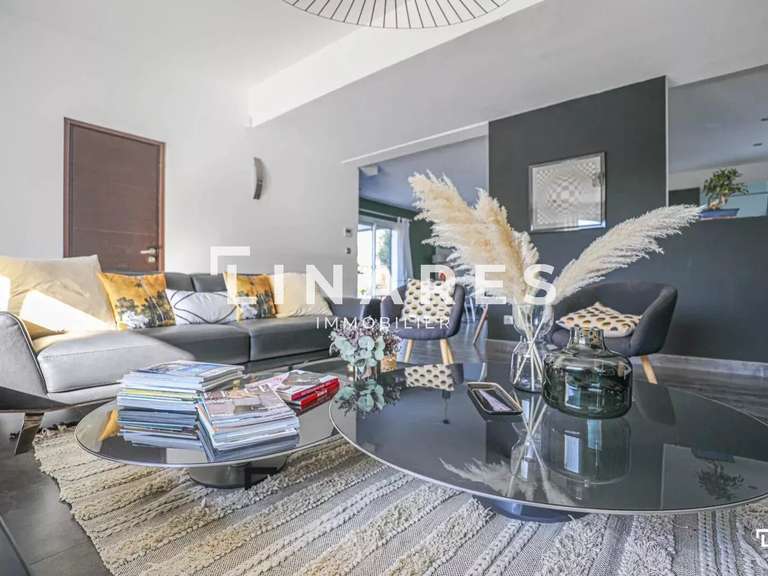 Villa Plan-de-Cuques - 5 bedrooms - 220m²