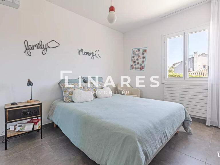 Villa Plan-de-Cuques - 4 bedrooms - 197m²