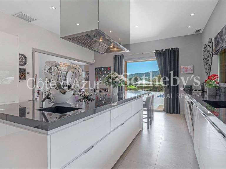 Maison Plan-de-la-Tour - 7 chambres - 385m²