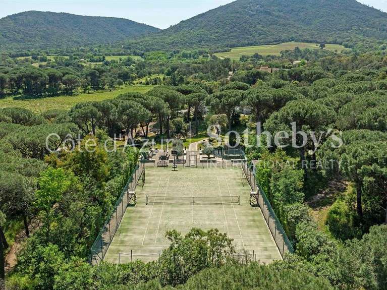 Maison Plan-de-la-Tour - 7 chambres - 385m²