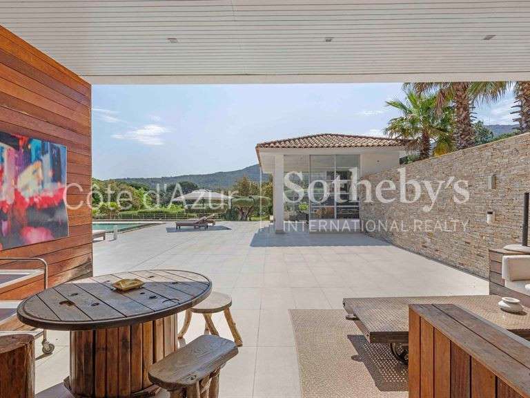 Maison Plan-de-la-Tour - 7 chambres - 385m²