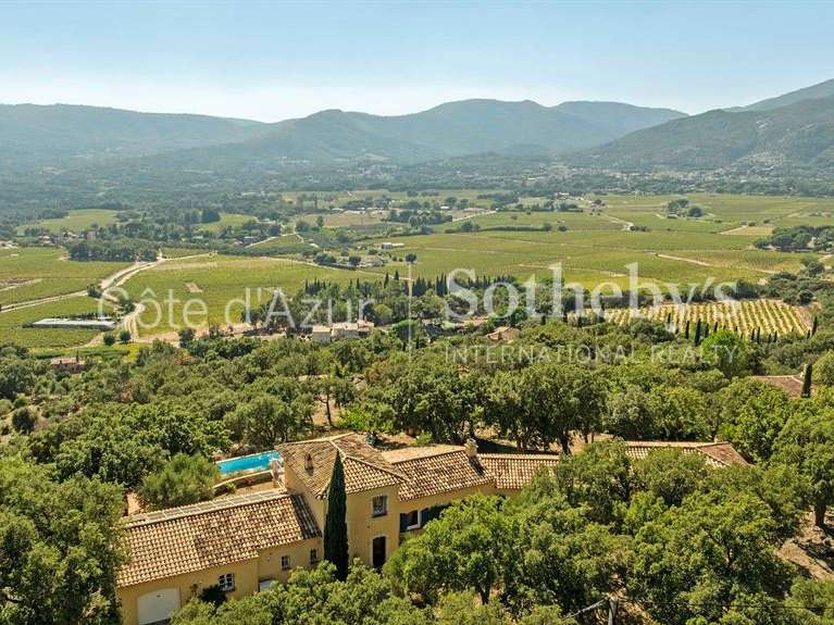 House Plan-de-la-Tour - 7 bedrooms - 275m²