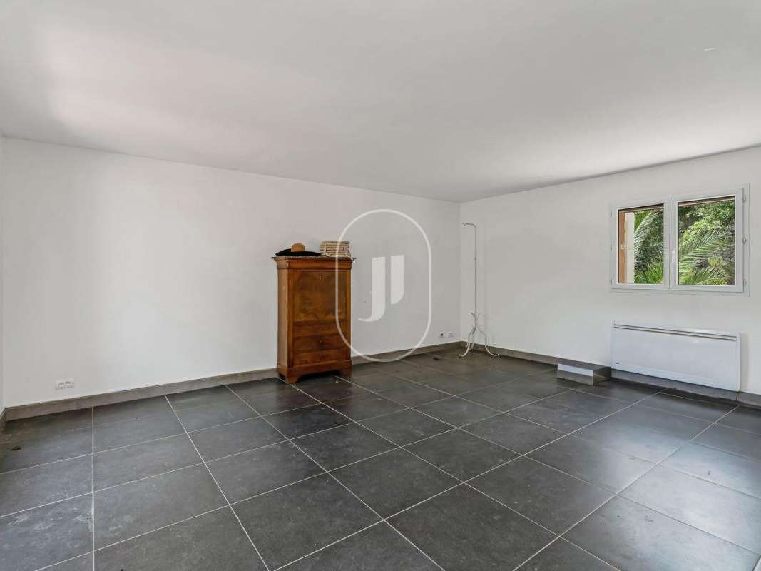 House Plan-de-la-Tour