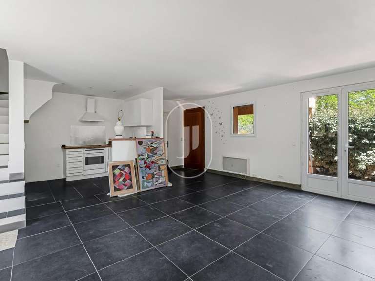 Maison Plan-de-la-Tour - 3 chambres - 96m²