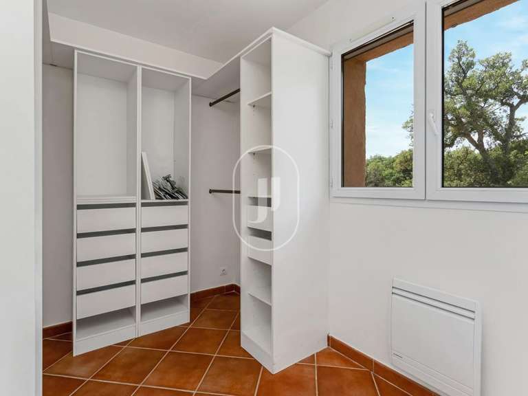 Maison Plan-de-la-Tour - 3 chambres - 96m²