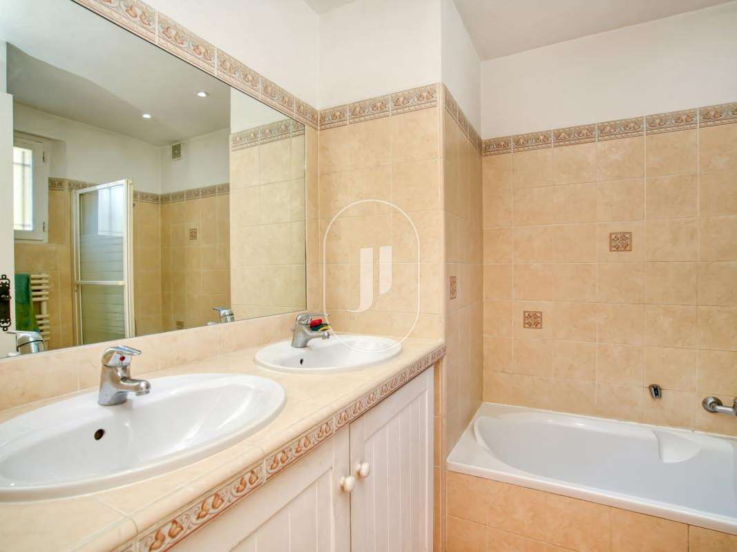 House Plan-de-la-Tour