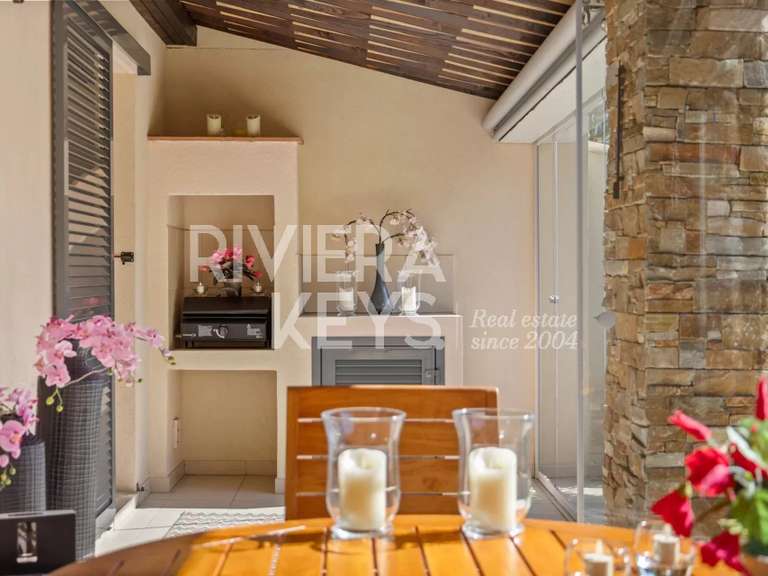 Maison Plan-de-la-Tour - 3 chambres - 101m²