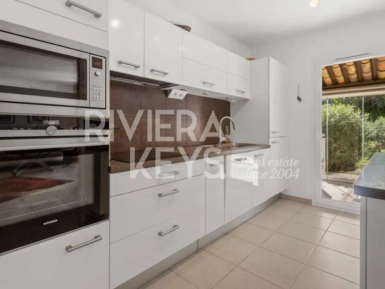 Maison Plan-de-la-Tour - 3 chambres - 101m²