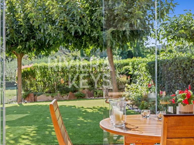 Maison Plan-de-la-Tour - 3 chambres - 101m²