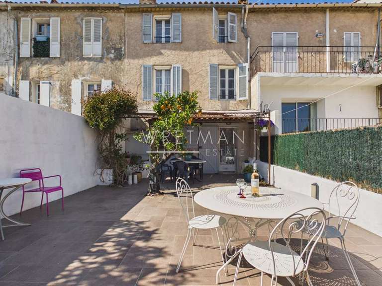 Maison Plan-de-la-Tour - 195m²