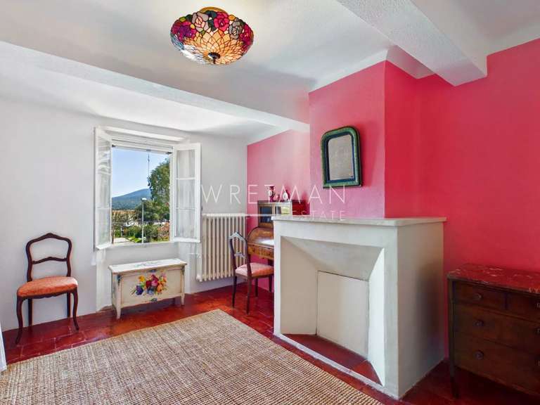 Maison Plan-de-la-Tour - 195m²