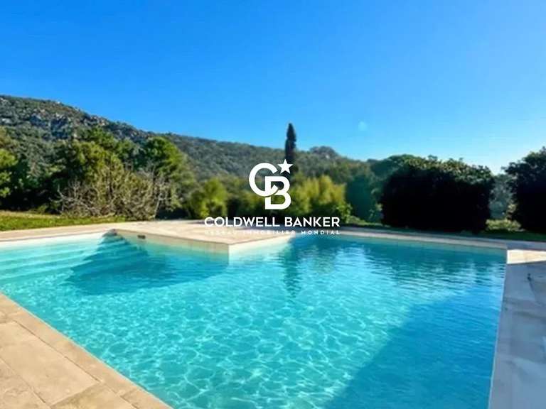 Maison Plan-de-la-Tour - 4 chambres - 261m²