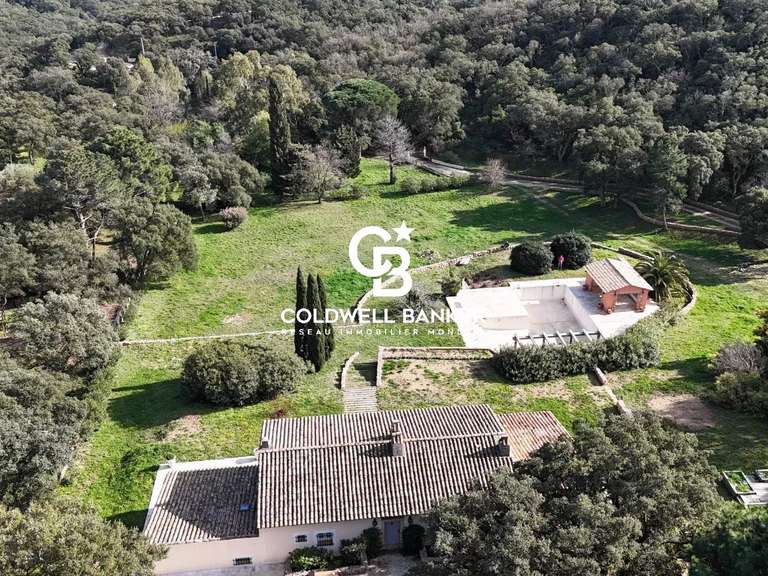 Maison Plan-de-la-Tour - 4 chambres - 261m²