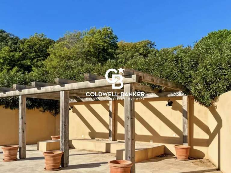 Maison Plan-de-la-Tour - 4 chambres - 261m²